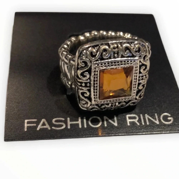 MOVING SALE GIRLS WOMENS BOYS CLOTHING JEWELRY - Picture 11 of 13